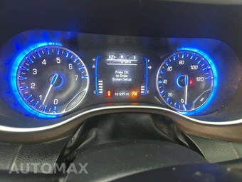 2020 Chrysler Voyager LXi 121.6" WB – miniatura 9