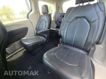 2020 Chrysler Voyager LXi 121.6" WB – miniatura 10