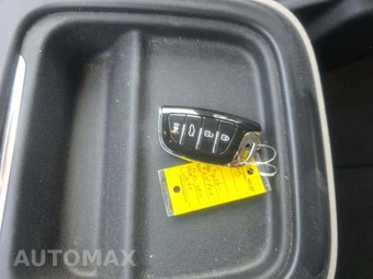 2020 Chrysler Voyager LXi 121.6" WB – miniatura 5