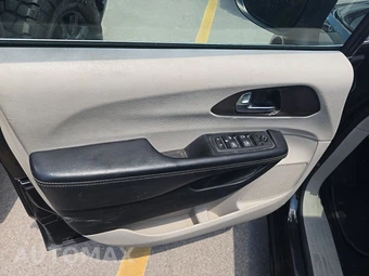 2020 Chrysler Voyager LXi 121.6" WB - miniatura 9