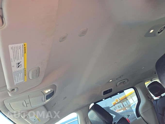 2020 Chrysler Voyager LXi 121.6" WB – miniatura 11