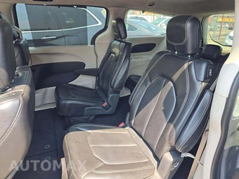 2020 Chrysler Voyager LXi 121.6" WB – miniatura 13