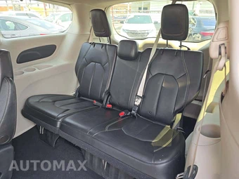 2020 Chrysler Voyager LXi 121.6" WB – miniatura 14