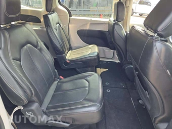 2020 Chrysler Voyager LXi 121.6" WB – miniatura 17