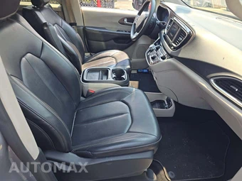 2020 Chrysler Voyager LXi 121.6" WB – miniatura 19
