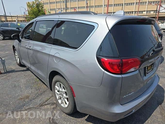 2020 Chrysler Voyager LXi 121.6" WB – miniatura 2