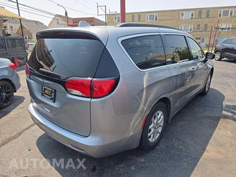 2020 Chrysler Voyager LXi 121.6" WB – miniatura 3