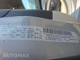 2020 Chrysler Voyager LXi 121.6" WB – miniatura 5