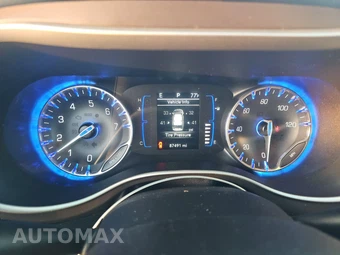 2020 Chrysler Voyager LXi 121.6" WB - miniatura 12