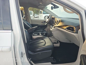 2020 Chrysler Voyager LXi 121.6" WB - miniatura 8