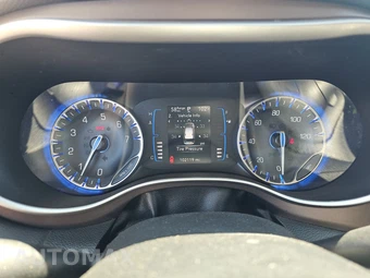 2020 Chrysler Voyager LXi 121.6" WB – miniatura 12