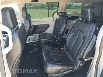 2020 Chrysler Voyager LXi 121.6" WB – miniatura 13