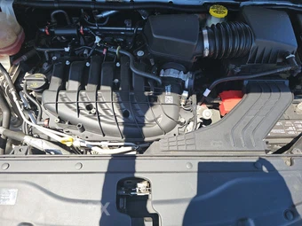 2020 Chrysler Voyager LXi 121.6" WB – miniatura 16