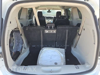 2020 Chrysler Voyager LXi 121.6" WB – miniatura 17