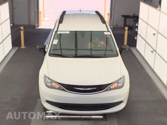 2020 Chrysler Voyager LXi 121.6" WB – miniatura 2