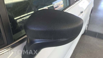 2020 Chrysler Voyager LXi 121.6" WB – miniatura 27