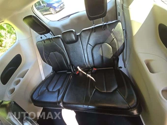 2020 Chrysler Voyager LXi 121.6" WB - miniatura 14