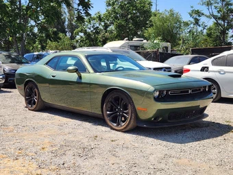 2020 Dodge Challenger R/T - miniatura 2