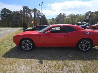 2020 Dodge Challenger R/T – miniatura 3