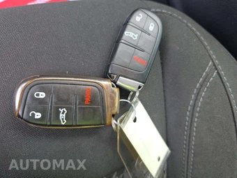 2020 Dodge Challenger SXT – miniatura 8