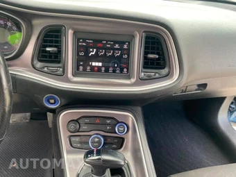 2020 Dodge Challenger SXT - miniatura 12