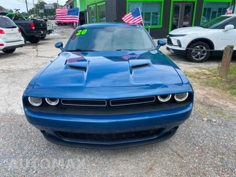 2020 Dodge Challenger SXT - miniatura 2
