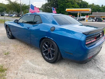 2020 Dodge Challenger SXT - miniatura 4