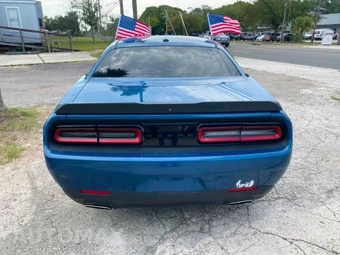2020 Dodge Challenger SXT - miniatura 5