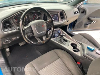 2020 Dodge Challenger SXT - miniatura 9