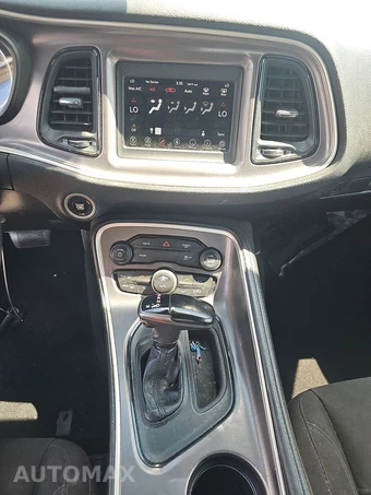 2020 Dodge Challenger SXT – miniatura 11