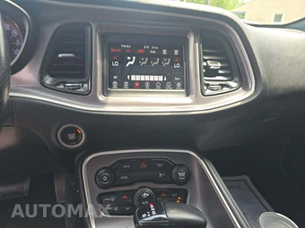 2020 Dodge Challenger SXT – miniatura 10