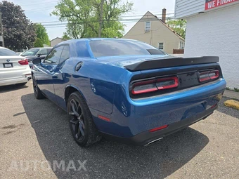 2020 Dodge Challenger SXT – miniatura 2