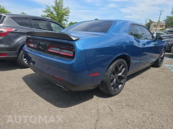 2020 Dodge Challenger SXT – miniatura 3
