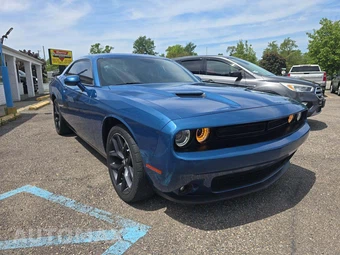 2020 Dodge Challenger SXT – miniatura 4