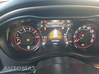 2020 Dodge Challenger SXT – miniatura 12