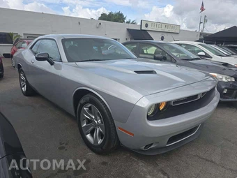 2020 Dodge Challenger SXT – miniatura 4