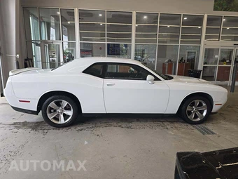 2020 Dodge Challenger SXT - miniatura 4