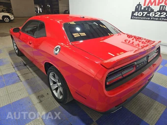 2020 Dodge Challenger SXT – miniatura 2