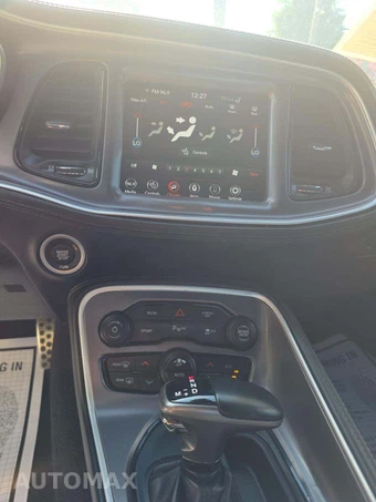 2020 Dodge Challenger SXT - miniatura 10