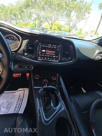 2020 Dodge Challenger SXT - miniatura 7
