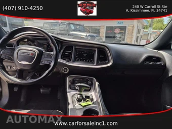 2020 Dodge Challenger SXT – miniatura 9