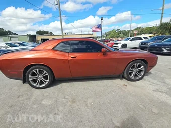 2020 Dodge Challenger SXT – miniatura 5