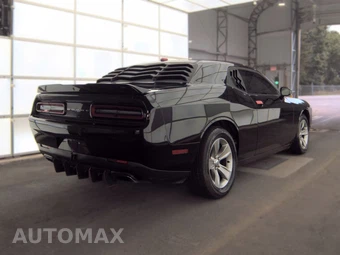 2020 Dodge Challenger SXT – miniatura 4
