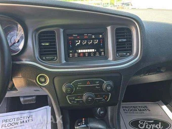 2020 Dodge Charger SXT – miniatura 11