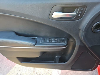 2020 Dodge Charger SXT – miniatura 9