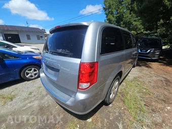 2020 Dodge Grand Caravan SE 121.2" WB - miniatura 3