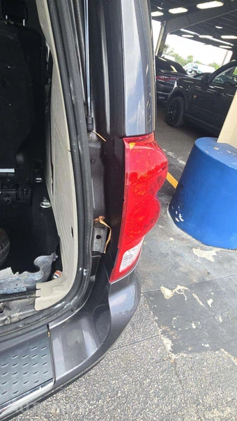 2020 Dodge Grand Caravan SE 121.2" WB - miniatura 29