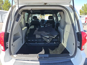 2020 Dodge Grand Caravan SXT 121.2" WB - miniatura 17
