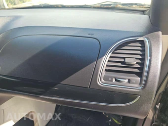 2020 Dodge Grand Caravan SXT 121.2" WB - miniatura 20
