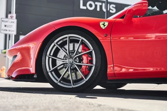2020 Ferrari 488 Pista Coupe - miniatura 18